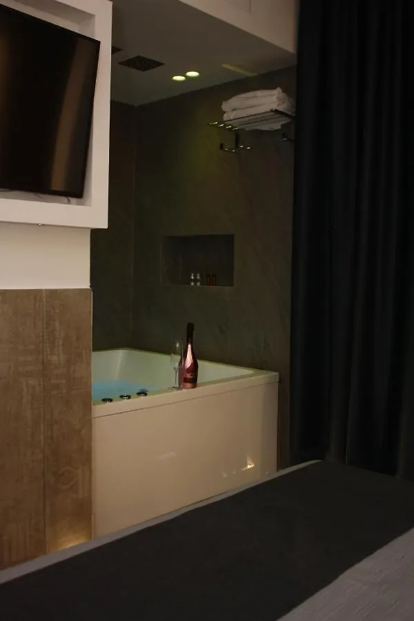 Bed and Breakfast Twice - Naples Duomo Włochy