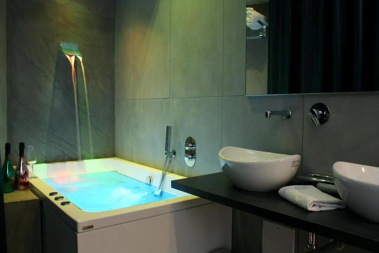 Bed and Breakfast Twice - Naples Duomo Nocleg ze śniadaniem