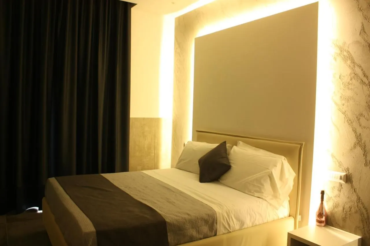 Twice - Naples Duomo Bed and Breakfast Bed & Breakfast