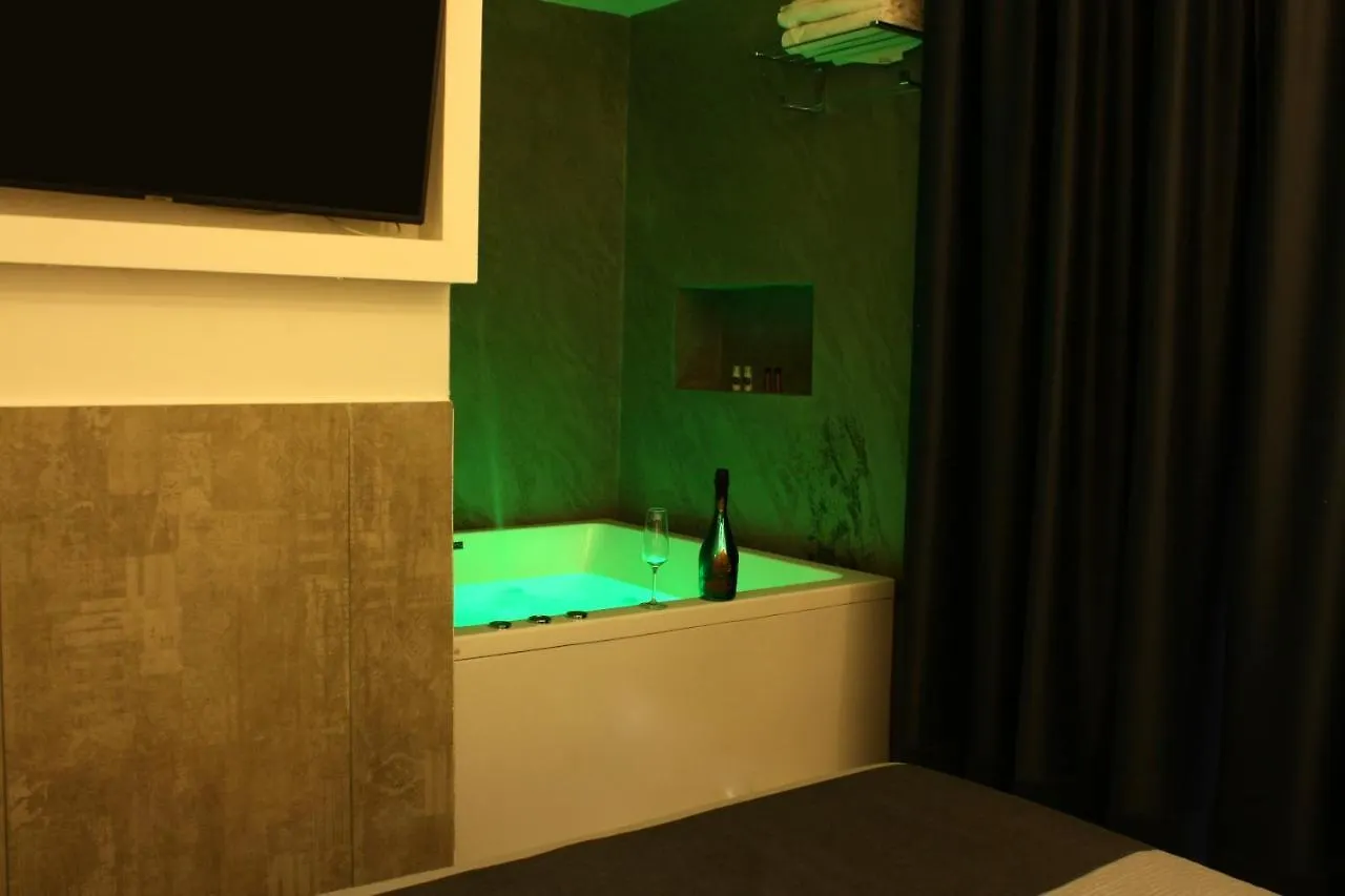 ** Bed & Breakfast Twice - Naples Duomo Bed and Breakfast Italia