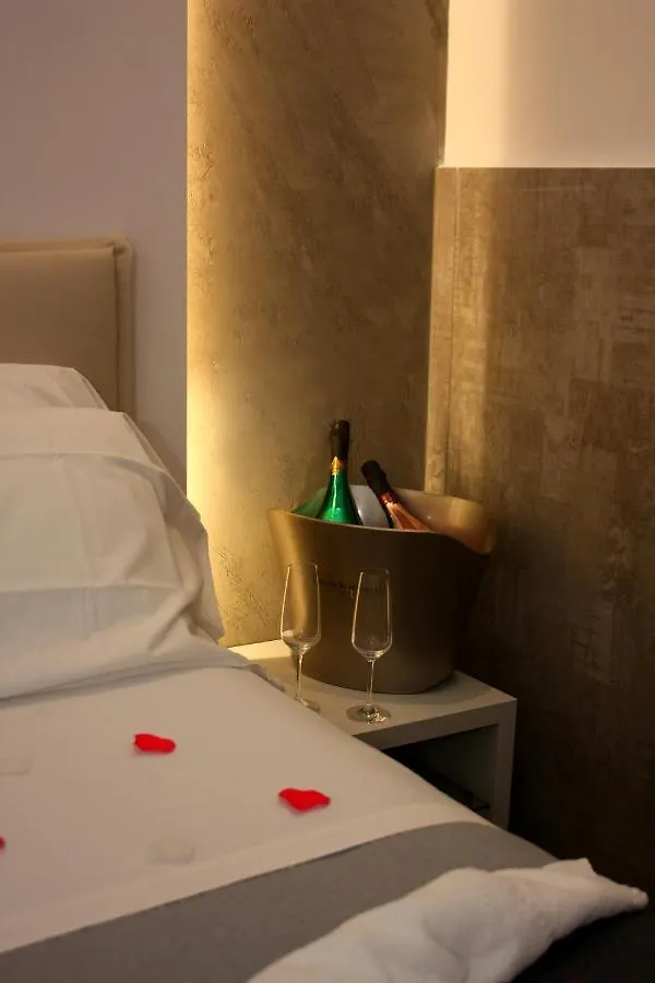 Twice - Naples Duomo Bed and Breakfast
